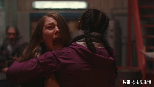 豆瓣8.5，西班牙最新悬疑剧！密室暗杀一集死7个，没人能猜到结局