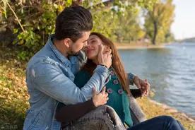 公司的男领导，为什么愿意找女员工当情人？3个男人说出了心里话图片