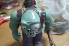 植物大战僵尸系列玩具巨人僵尸加上小鬼僵尸图片