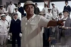 他是《火红的年代》白厂长，曾与王晓棠饰夫妻，前妻亦演员图片