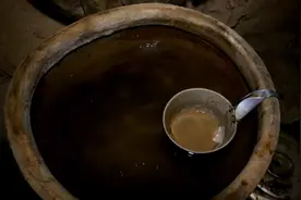 河南男子花7年时间为家人挖水井，30年后因水井而出名，啥情况图片