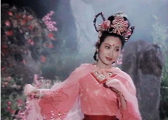 《西游记》里唐僧为何能坐怀不乱？不是女妖不够美，是唐僧"怂"了