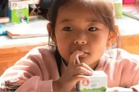 女孩的身高跟第一次来例假的时间有关系吗？建议有孩子的了解一下图片