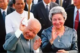 访问中国期间，手下乘机夺权，国王只能流亡中国，晚年在北京去世图片