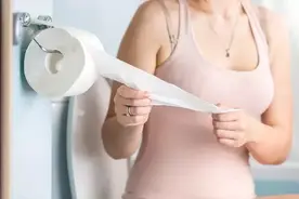 上厕所犯4个错，错一个下面要挨刀，错两个危害跟一生！快看你犯了几个？图片