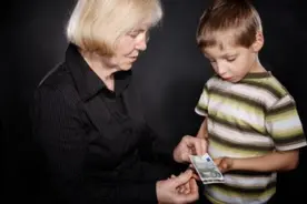 别再用奖励“摧毁”孩子了，巧用这几种奖励技巧，能促使孩子进步图片