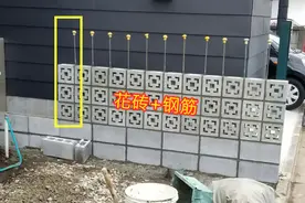 院子砌围墙一块实心砖都没用，水泥砌镂空花砖穿插钢筋，结实好看图片