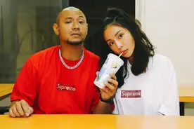 又有明星官宣分手！女方躲海里痛哭流涕，男方前天才被曝想结婚图片