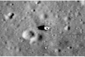 奇怪的事情 照片显示 阿波罗宇航员所插之旗帜仍屹立不倒图片