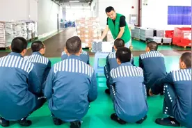 一位服刑人员说：他好想在休息日睡懒觉图片
