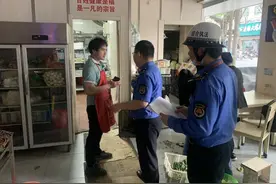 他一连几天等在门口，只为说声谢谢图片