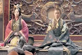 在古代，皇帝圣旨和太后的懿旨冲突时，大臣应该听谁的？视频封面