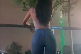 小说：我陪美女领导出差，她眼神复杂：羡慕你妻子有这么好的老公图片