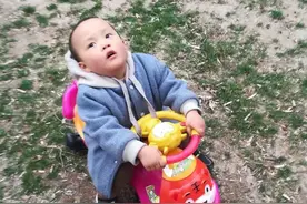 吃饭时训斥孩子，百害而无一利图片