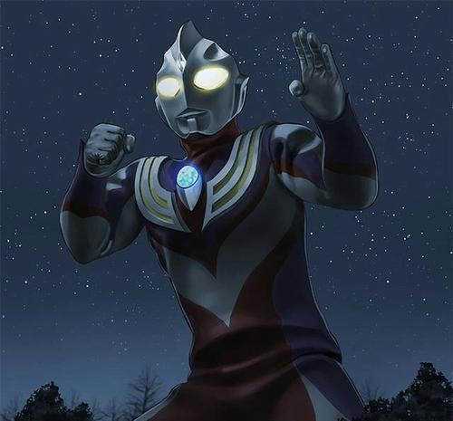 打怪兽有多激烈？迪迦出席腾讯活动皮套意外开裆