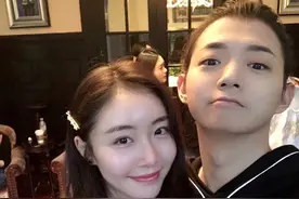 霍尊终于回应与陈露的恋情了，但评论里却“翻了车”图片