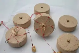 这饵八块一包，现在用来“招待”草鱼，效果十分显著图片