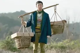 这首经典的《流浪歌》陈星唱得太感人了，听哭了多少流浪在外的人视频封面