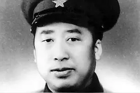 1950年，湖南一农民小伙找铁道部部长，说：我是滕代远的亲生儿子图片