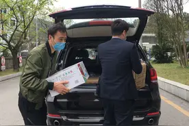 11000个口罩支援一线，雪中送炭暖人心图片