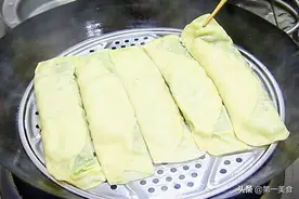 河南老式农家菜莽，一卷一摁上锅蒸，皮薄如纸都是菜，真正家乡味图片