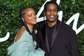 蕾哈娜新恋情曝光，新男友竟是他？！网友：这对情侣太辣了图片