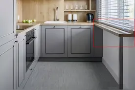 台面不够用，加1块板变桌子，上放电饭锅下放推车，一举多得图片