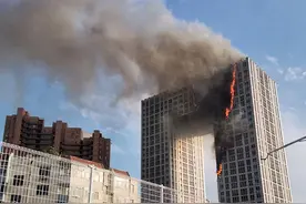 大连高楼失火，房子还能继续住吗，高层火灾该向上还是向下逃？图片