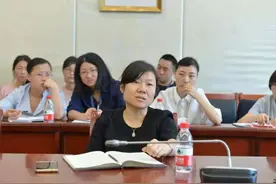 茅台女总工穿裙子生活照曝光！母校称她是茅台首位美女总工图片
