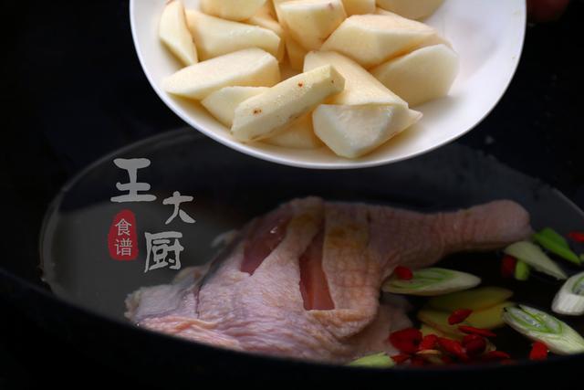 鲜香美味，营养滋补的山药炖鸡汤，新手也能做，学会煲给家人喝