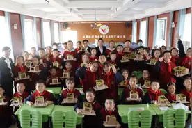 吉林省博物院“优秀传统文化传承创新活动进校园”之“青山芜草 沃土流芳”走进长春市东方广场小学图片