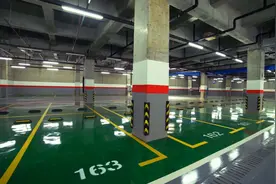 地下车位怎么选？只是老司机还不够，不多买几个车位根本体会不到图片