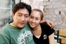 央视“名嘴”水均益：用温情父爱，温暖单亲叛逆的女儿图片