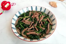 经常失眠的人很适合吃这菜，三天两头吃安神助眠，中老年人要多吃图片
