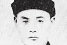 遵义会议召开时，有一位青年将领陪同凯丰参会，他的结局怎么样？图片