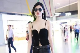 超模奚梦瑶气质出众，穿搭碾压众人，网友：不愧是嫁入豪门的女人图片