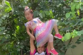 50岁赵文卓仍每天坚持高强度训练，金鸡独立举千金，致敬奥运冠军图片