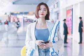 女团成员跟男粉丝私联，索要礼物和钱财，两万包月可保持亲密关系图片