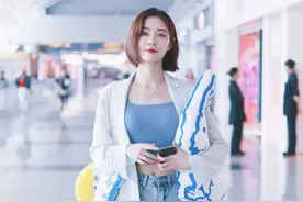 女团成员跟男粉丝私联，索要礼物和钱财，两万包月可保持亲密关系图片