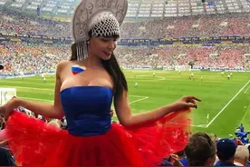 魅力无法挡！俄罗斯最美女球迷盛赞图赫尔，同时称赞瓜帅贼性感图片