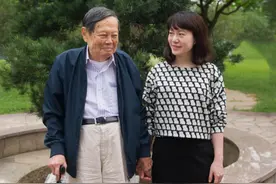 杨振宁年薪有多高？清华大学开出的金额，让很多人知道了他的伟大图片