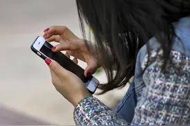 手机出现这种“情况”，请尽快关机！已有多人的钱被“隔空”转走图片