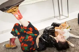 辣到哭！全网抵制的花裤衩如今成时髦了，印花裤选它们准没错图片