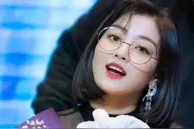 韩国女星朴志效图片