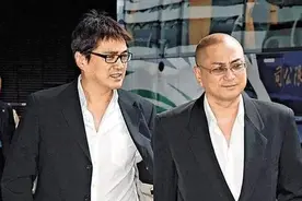 同父同母的亲兄弟，哥哥演《还珠格格》成名，弟弟最红时病逝图片