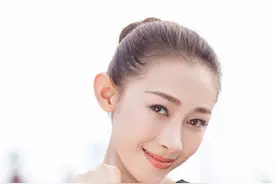 “白天鹅”孙艺娜走红，芭蕾服穿出了精致范，“人形朱鹮”舞绝美图片