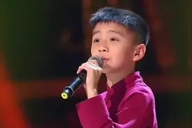男童刚唱两句歌词，阎维文在台下感到不可思议，这是什么神仙嗓音图片