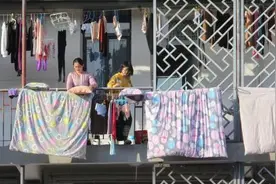 中国人经常晒被子，为什么外国人从来不晒？闺蜜留学归来说出缘由图片