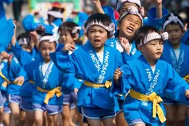 东亚人口危局：不愿结婚、没有孩子，中产梦成为泡影图片