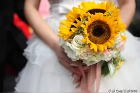 女生脸上的这种“笑容”，说明喜欢你，可惜很多男孩看不懂图片
